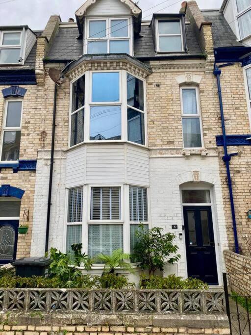 Chic Townhouse Near Tunnels Beaches Ilfracombe Buitenkant foto