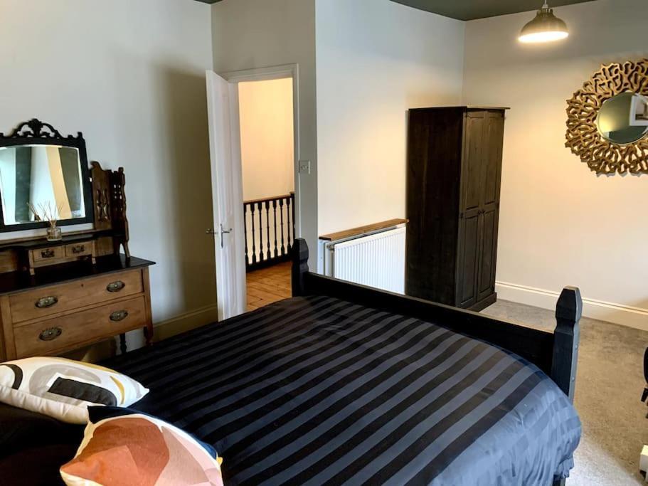 Chic Townhouse Near Tunnels Beaches Ilfracombe Buitenkant foto