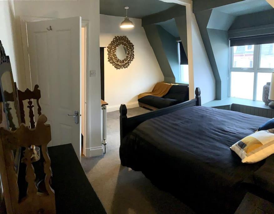 Chic Townhouse Near Tunnels Beaches Ilfracombe Buitenkant foto